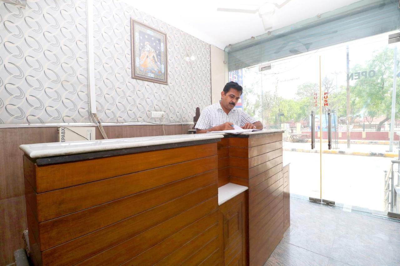 Spot On 43045 Hotel Vivek Plaza Shahpur  Экстерьер фото